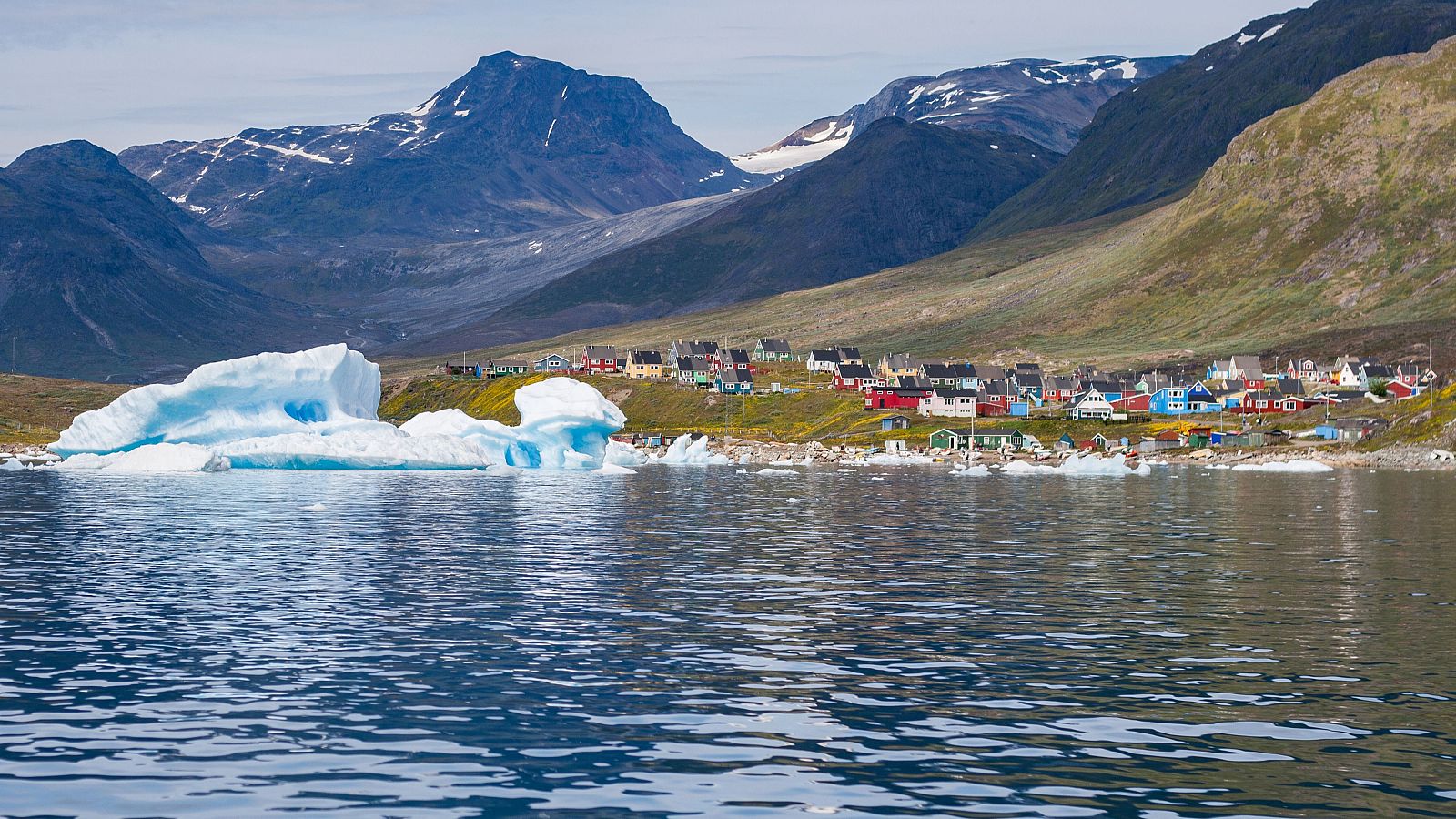 Robles no descarta que España participe en la misión militar europea en Groenlandia