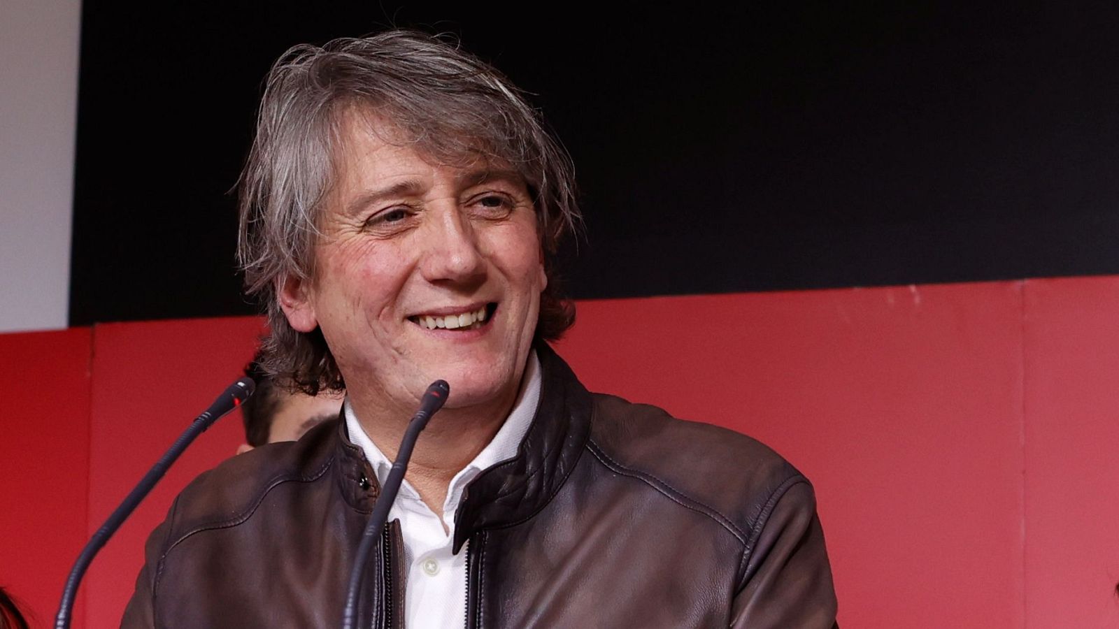 Martínez rompe la mala racha electoral del PSOE y sube dos escaños: "Nos daban por amortizados. No lo estábamos tanto"